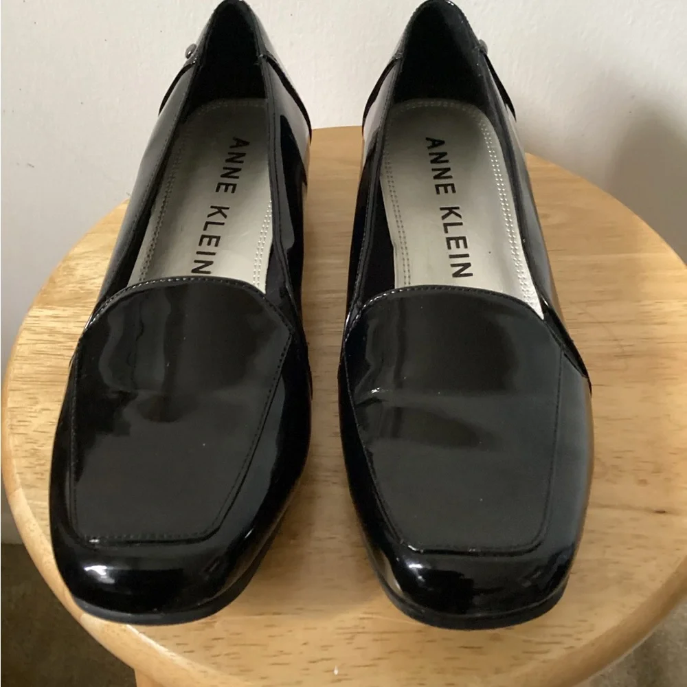 Anne Klein Black Patent leather Slip-On Loafers - Picture 1 of 6
